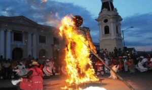 Quema-del-Diablo-en-la-localidad-de-Barrancas-500x298