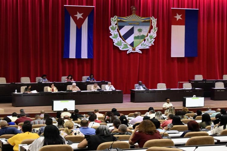 cuban-parliaments-working-commissions-debate-social-issues