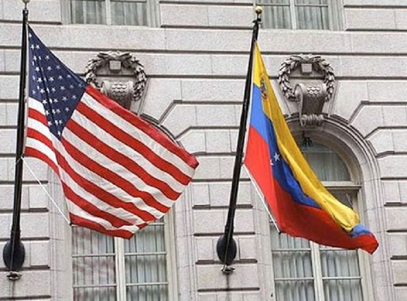 banderas-eeuu-venezuela-1