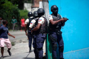 policia-haiti-1-2