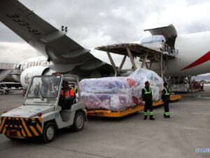 china-delivers-aid-for-refugees-in-afghanistan
