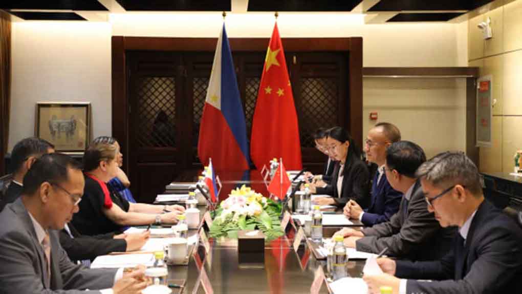 beijing-and-manila-hold-south-china-sea-meeting