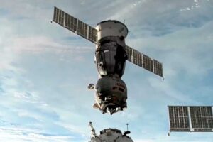 russian-soyuz-ms-25-spacecraft-begins-return-to-earth